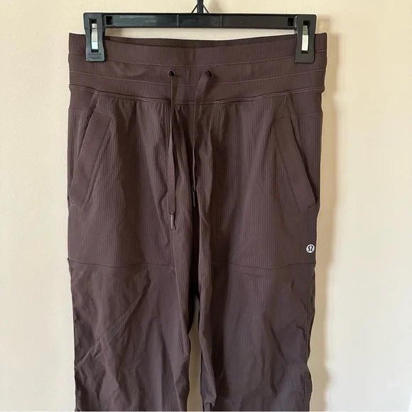 Lululemon Dance Studio Mid-Rise Pant in Espresso - Picture 4 of 7